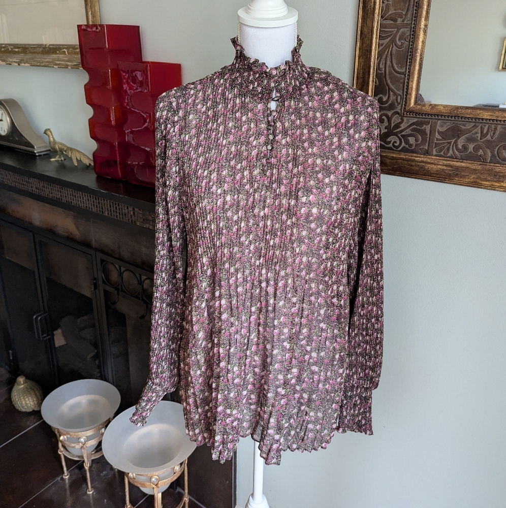 Cabi Womens Medium Knife Pleat Blouse Ditsy Floral Romantic High Neck Button 135